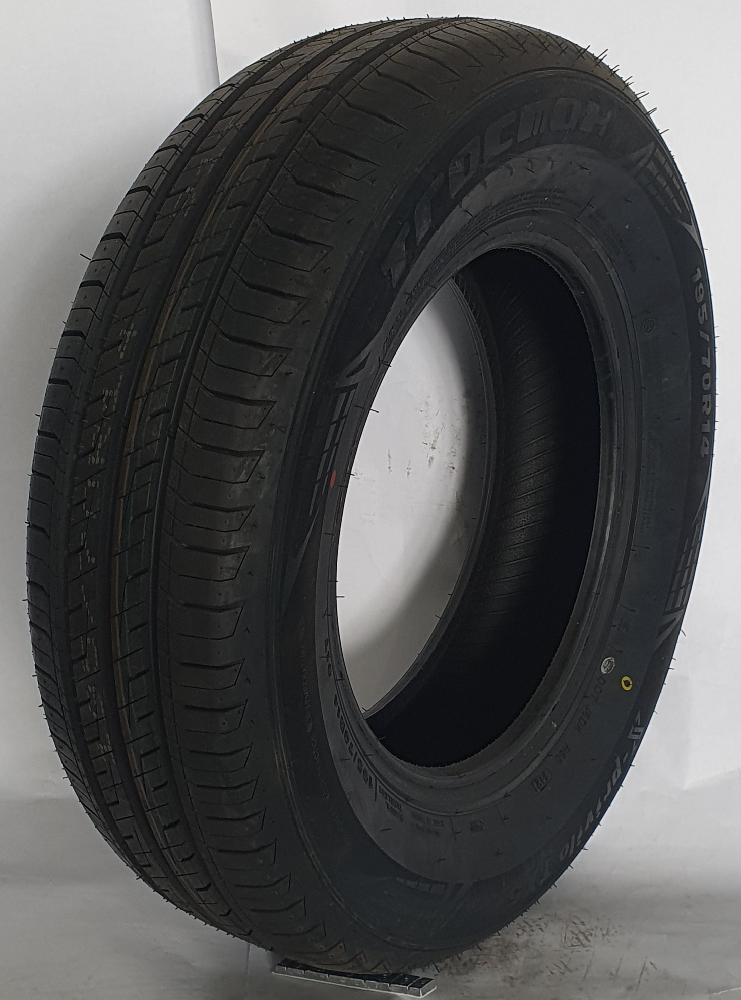 Tracmax X-Privilo Tx5 82H 175/65 R14 82H tyre